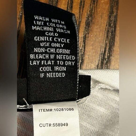 Torrid pink white Striped double V-neck Tee size 2X 2 - Picture 9 of 12